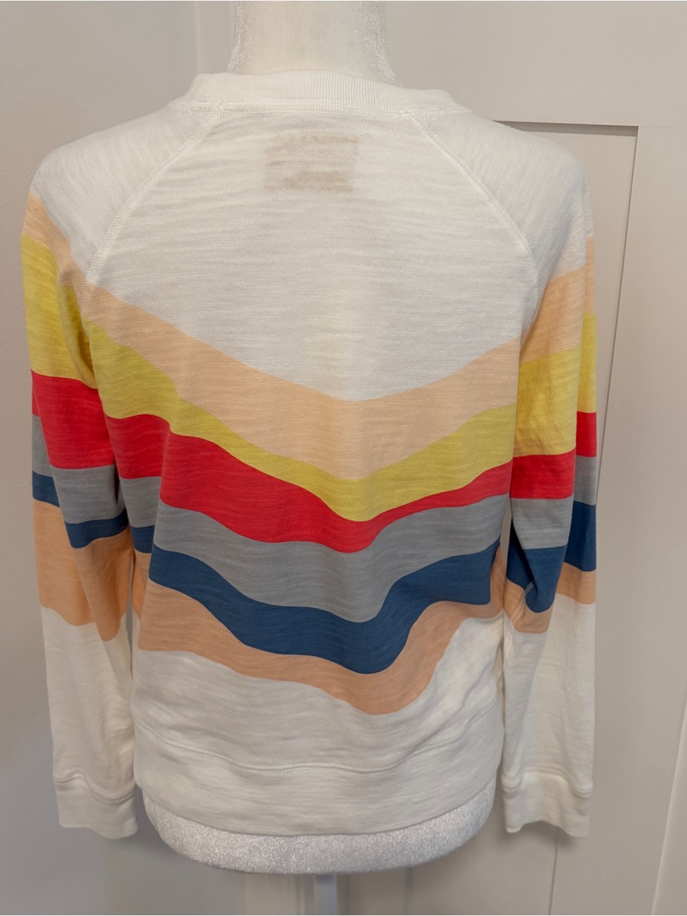 Faherty Sunset Wave Crewneck Sweatshirt in White, Pink, Orange & Blue - Picture 3 of 7